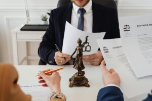 Суд Львів розлучення з дружиною за кордоном