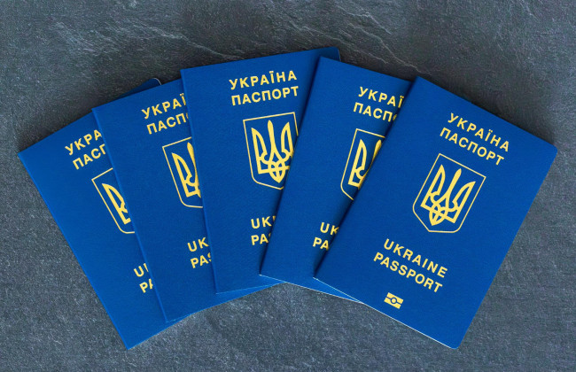 закордонні паспорти дітей втратили силу Україна кордон